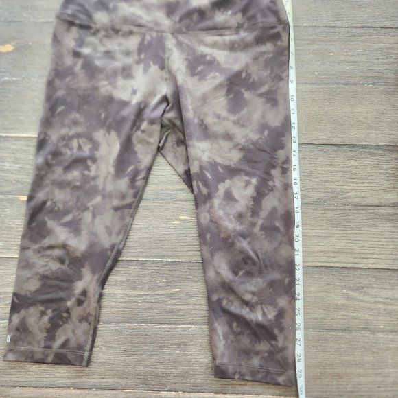 NOBULL Cropped Leggings - Picture 5 of 5